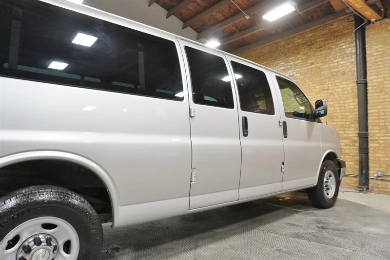 2017 Chevrolet Express - Image 15 of 21