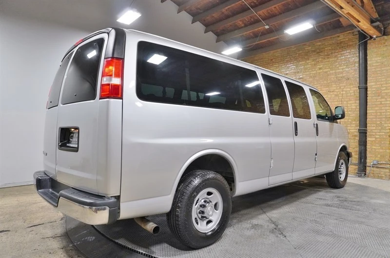 2017 Chevrolet Express - Image 12 of 21