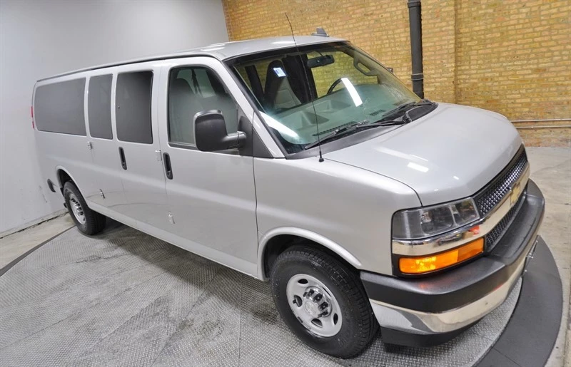2017 Chevrolet Express - Image 7 of 21