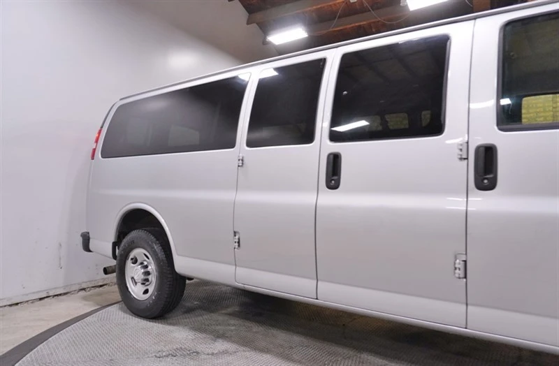 2017 Chevrolet Express - Image 10 of 21