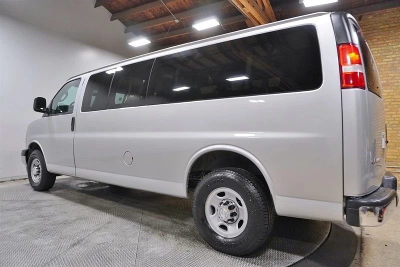 2017 Chevrolet Express - Image 20 of 21