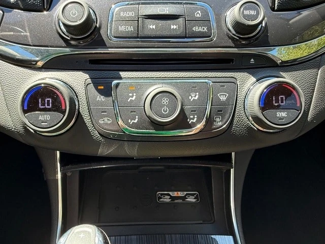 2017 Chevrolet Impala 10th Gen - Image 26 of 31