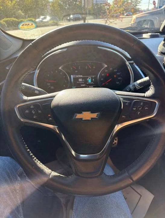 2017 Chevrolet Malibu - Image 9 of 10