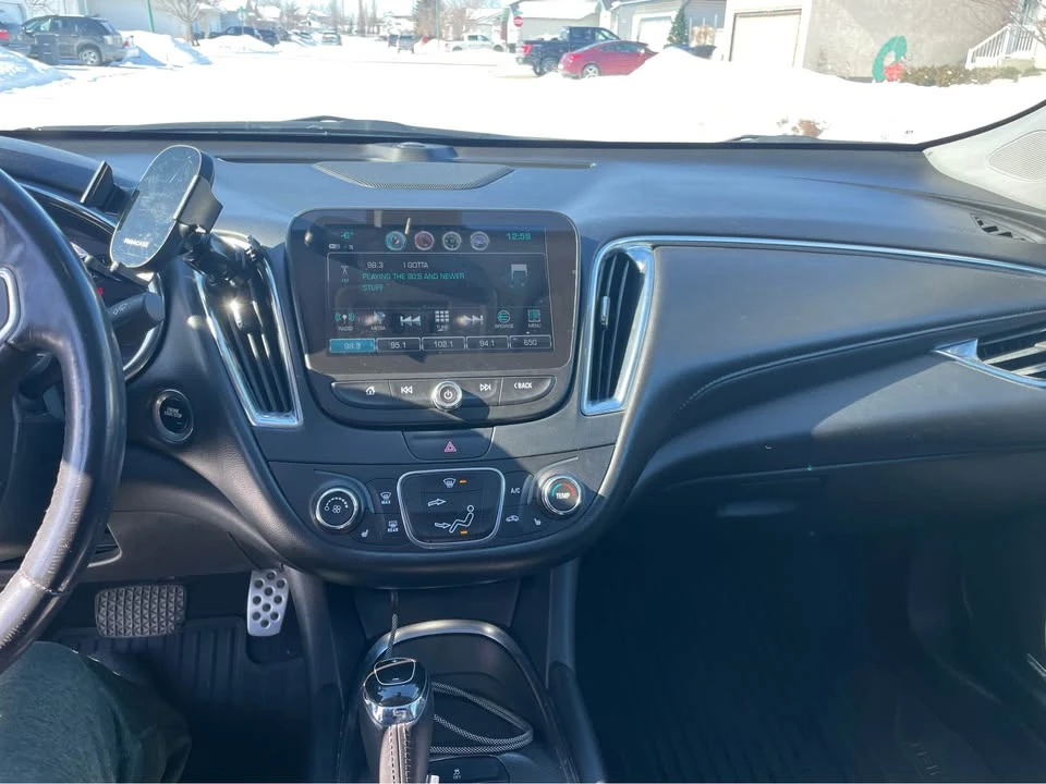 2017 Chevrolet Malibu - Image 10 of 15