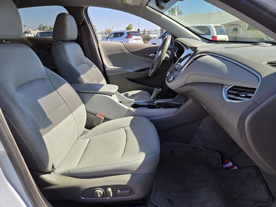 2017 Chevrolet Malibu - Image 13 of 21
