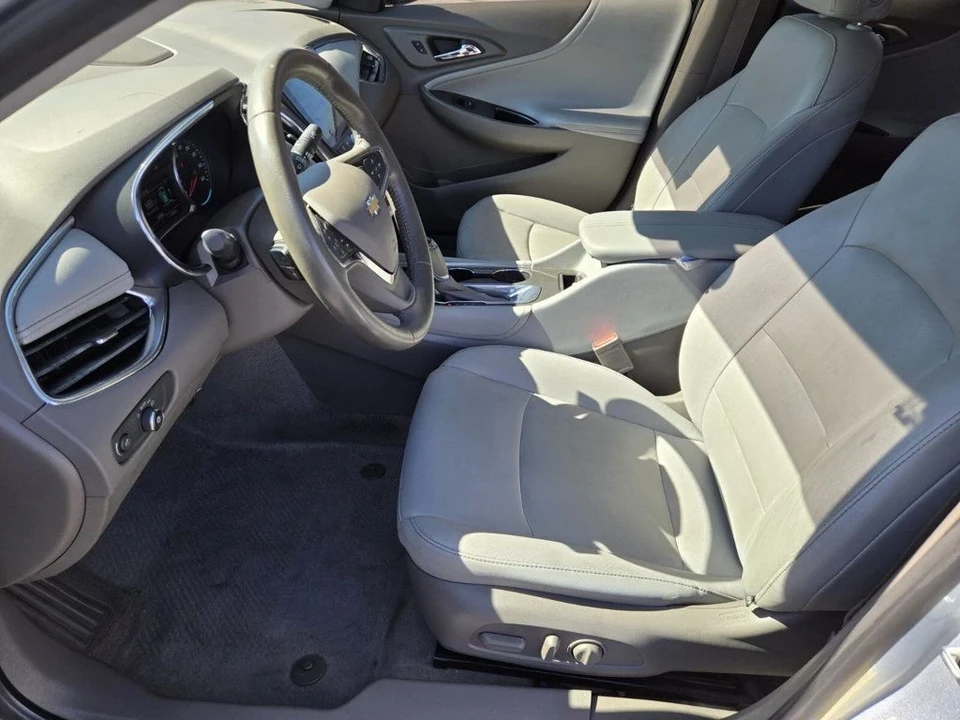 2017 Chevrolet Malibu - Image 6 of 12