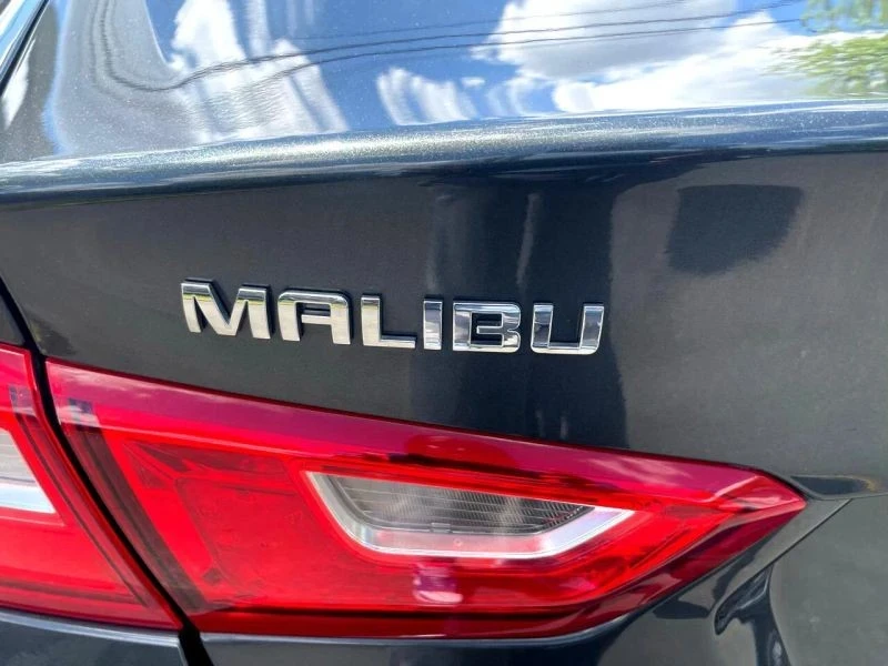 2017 Chevrolet Malibu - Image 11 of 12
