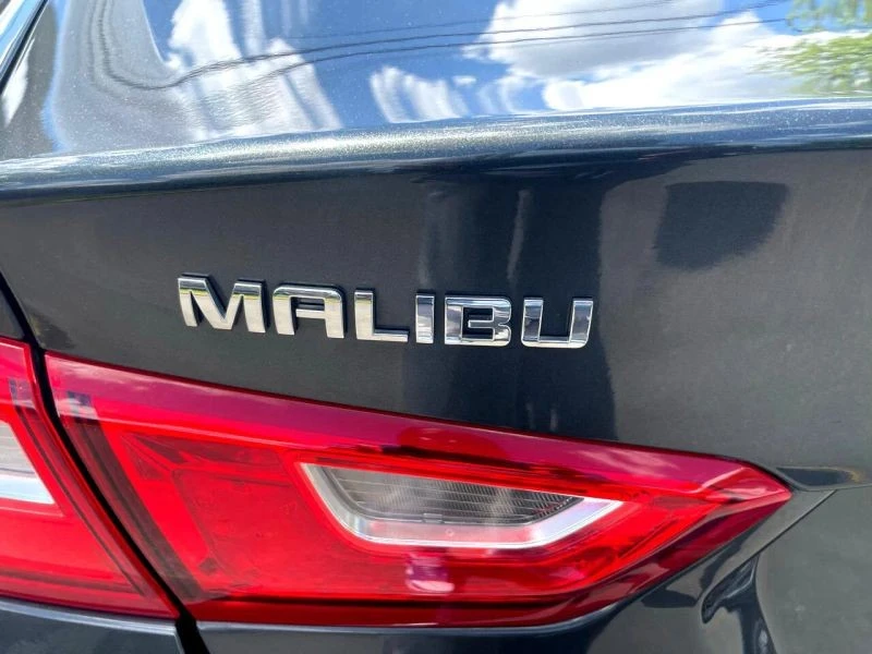 2017 Chevrolet Malibu - Image 11 of 12