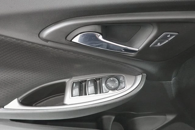 2017 Chevrolet Malibu - Image 12 of 20
