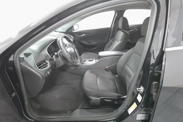 2017 Chevrolet Malibu - Image 13 of 20