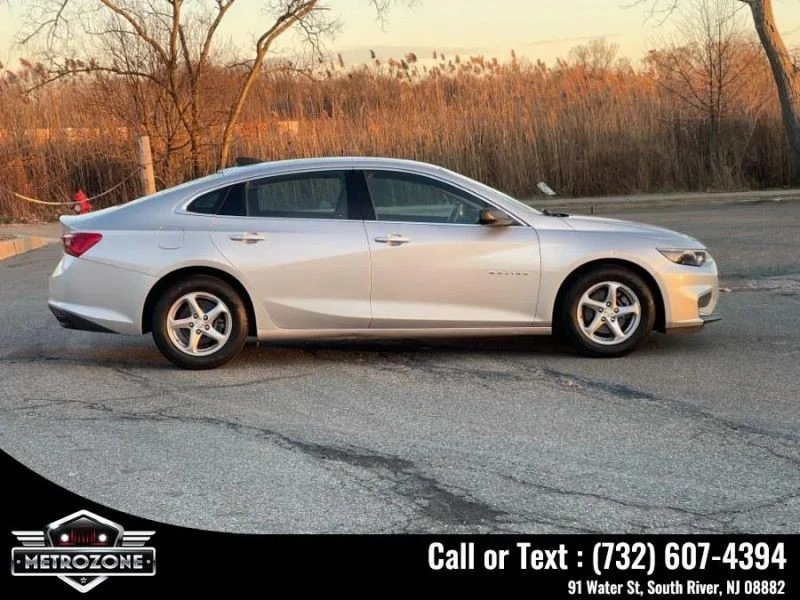 2017 Chevrolet Malibu - Image 11 of 12