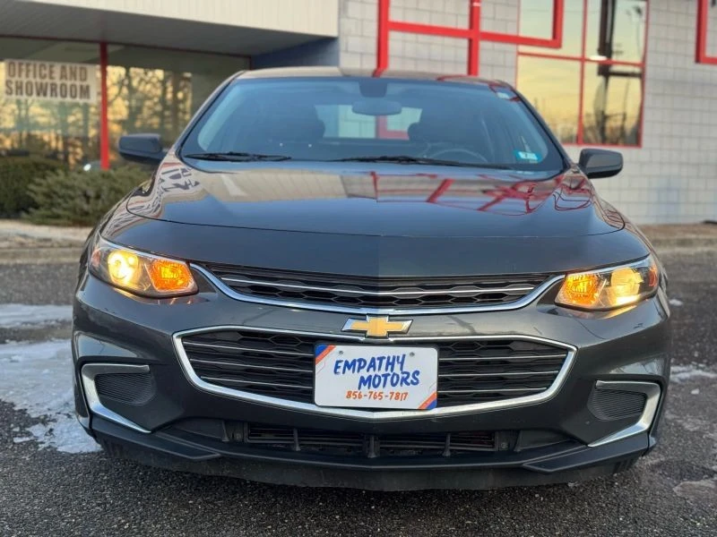 2017 Chevrolet Malibu - Image 8 of 12