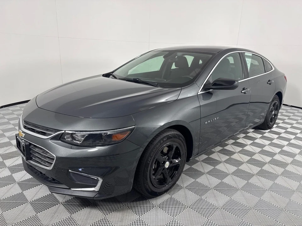 2017 Chevrolet Malibu - Image 10 of 12