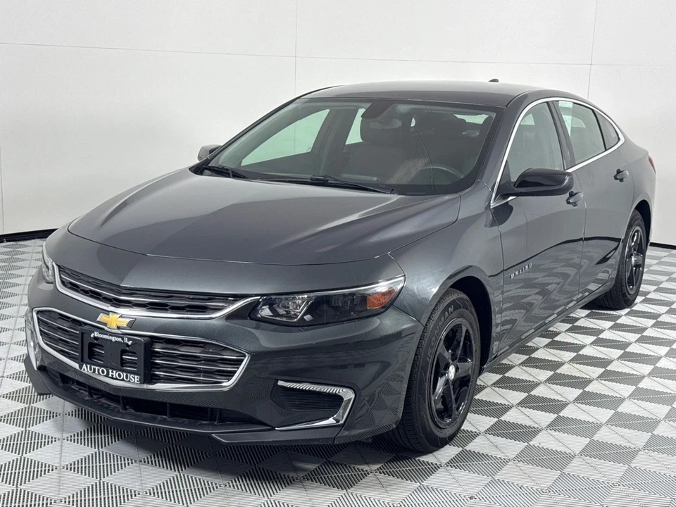 2017 Chevrolet Malibu - Image 11 of 12
