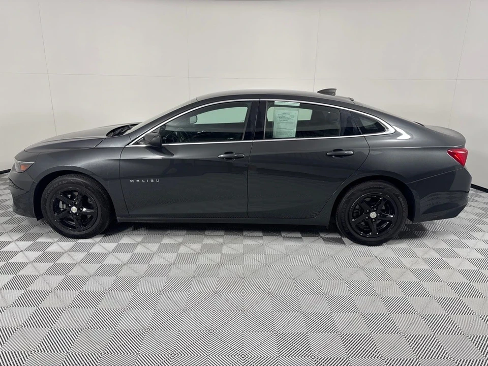 2017 Chevrolet Malibu - Image 9 of 12