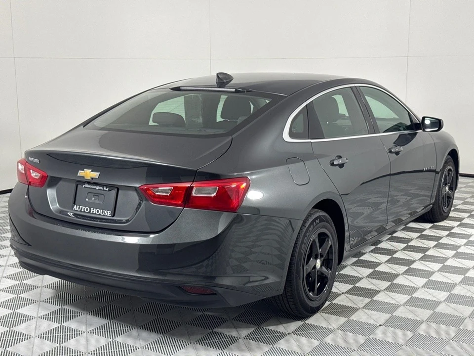 2017 Chevrolet Malibu - Image 5 of 12