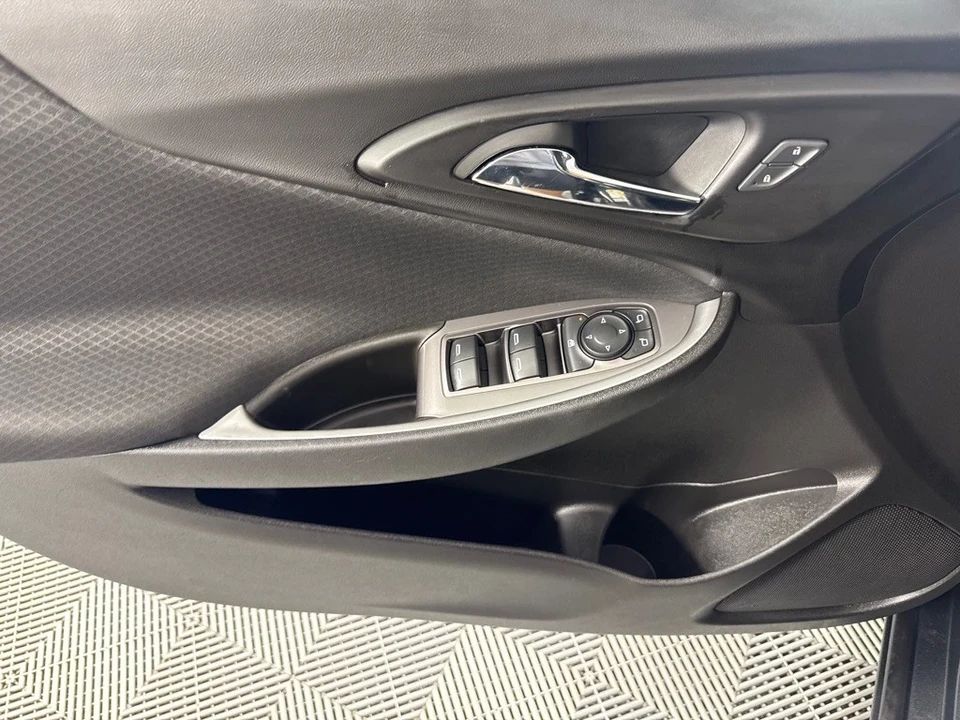 2017 Chevrolet Malibu - Image 11 of 12