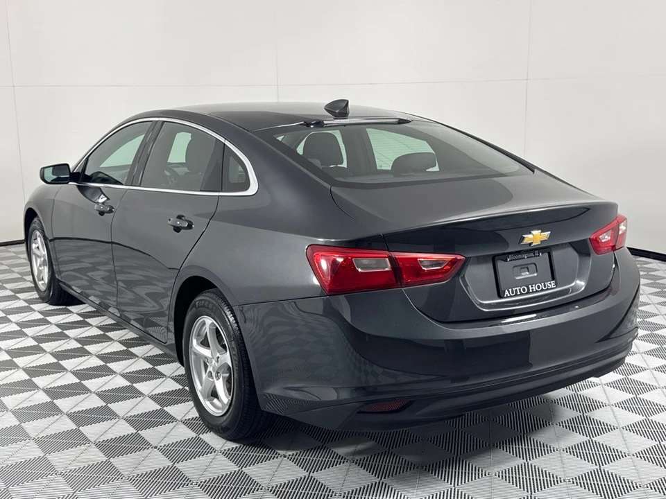 2017 Chevrolet Malibu - Image 5 of 12