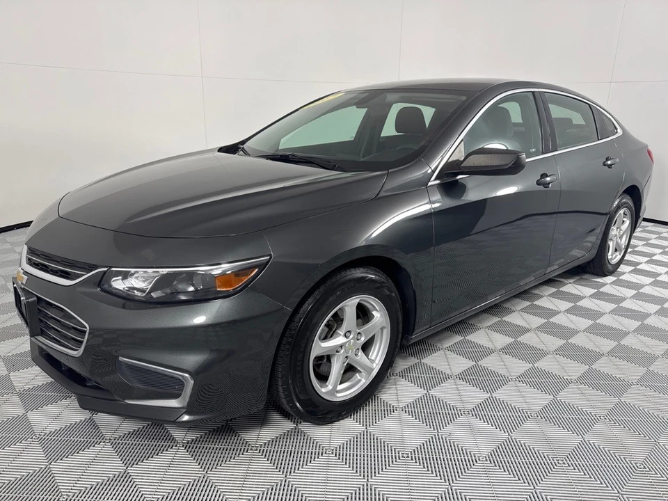 2017 Chevrolet Malibu - Image 8 of 12
