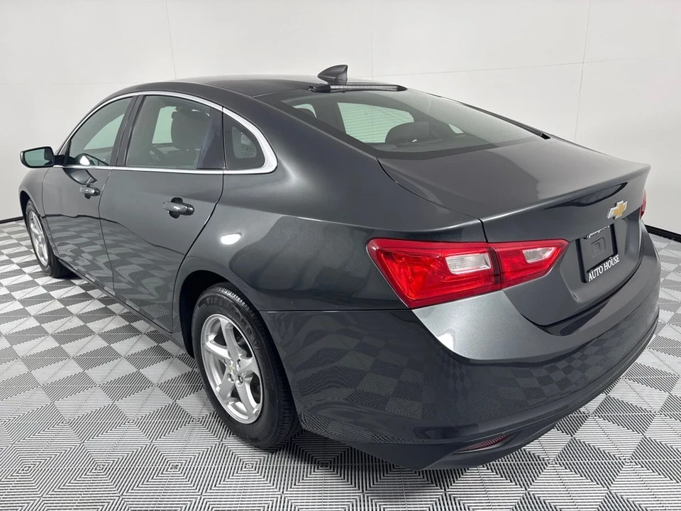 2017 Chevrolet Malibu - Image 6 of 12