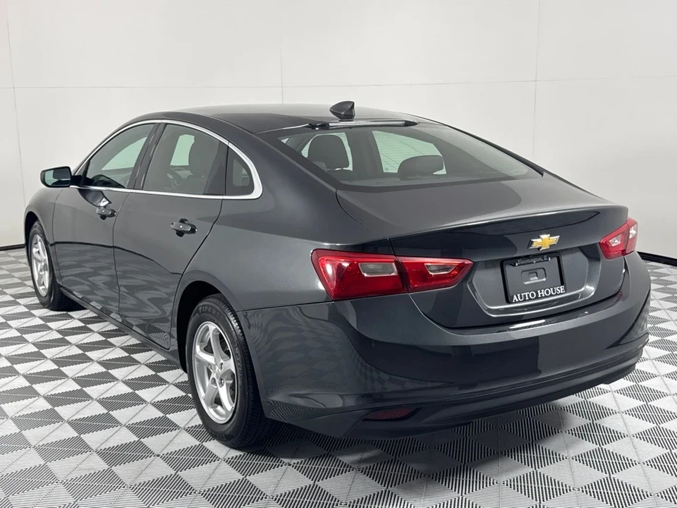 2017 Chevrolet Malibu - Image 5 of 12