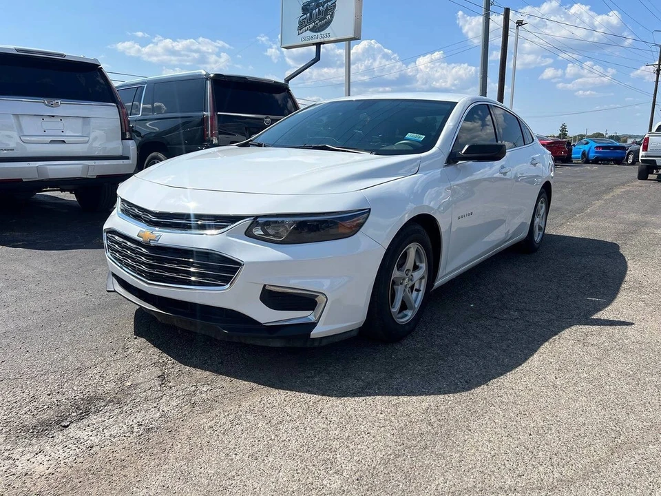 2017 Chevrolet Malibu - Image 2 of 10