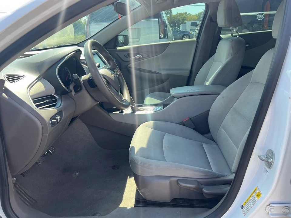 2017 Chevrolet Malibu - Image 10 of 10