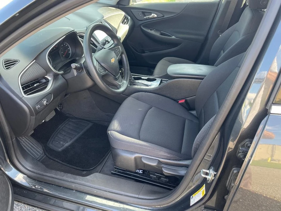 2017 Chevrolet Malibu - Image 11 of 17