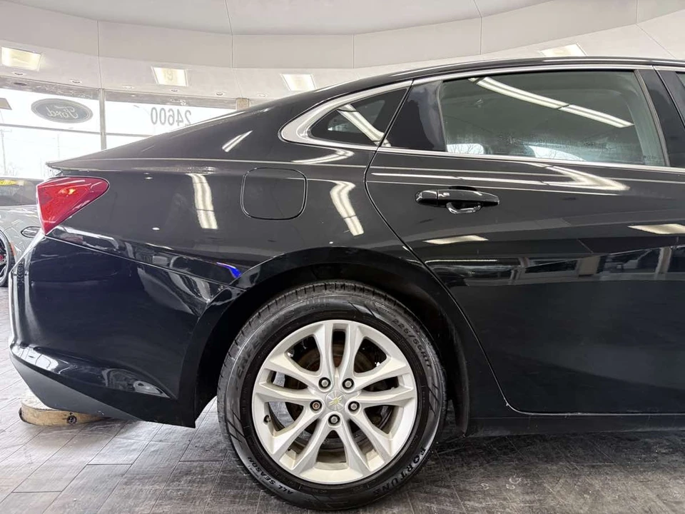 2017 Chevrolet Malibu - Image 8 of 12