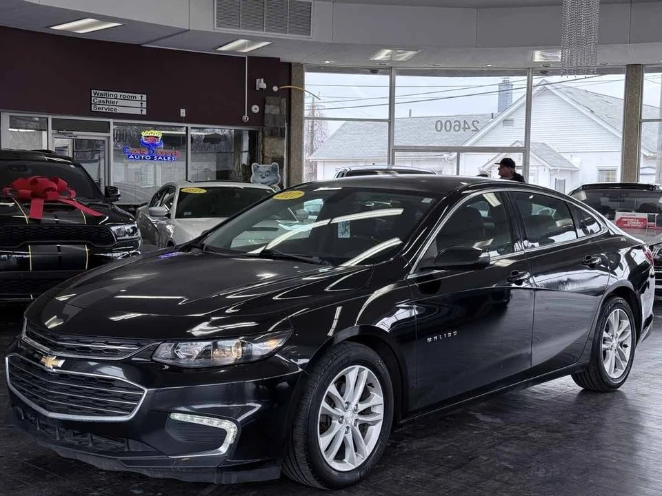 2017 Chevrolet Malibu - Image 2 of 12