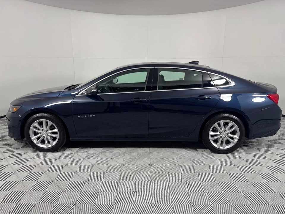 2017 Chevrolet Malibu - Image 8 of 12