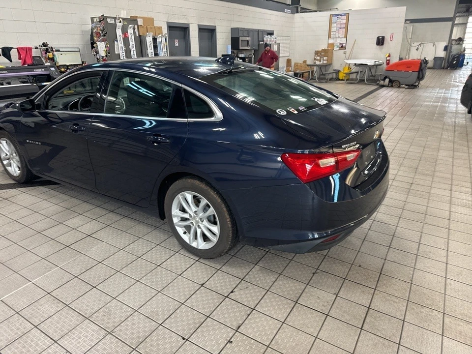2017 Chevrolet Malibu - Image 5 of 12