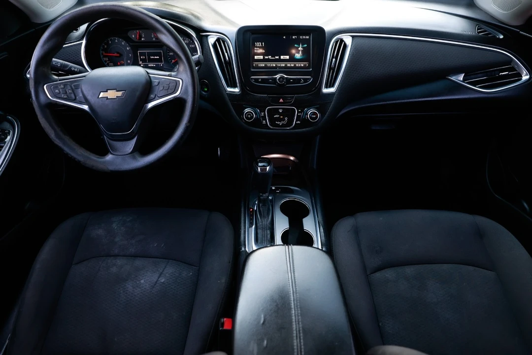 2017 Chevrolet Malibu - Image 2 of 12