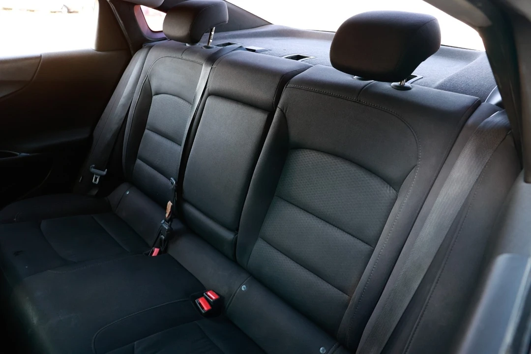 2017 Chevrolet Malibu - Image 8 of 12