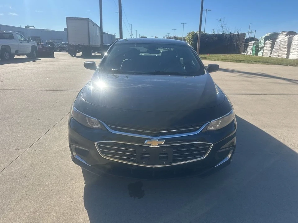 2017 Chevrolet Malibu - Image 4 of 12