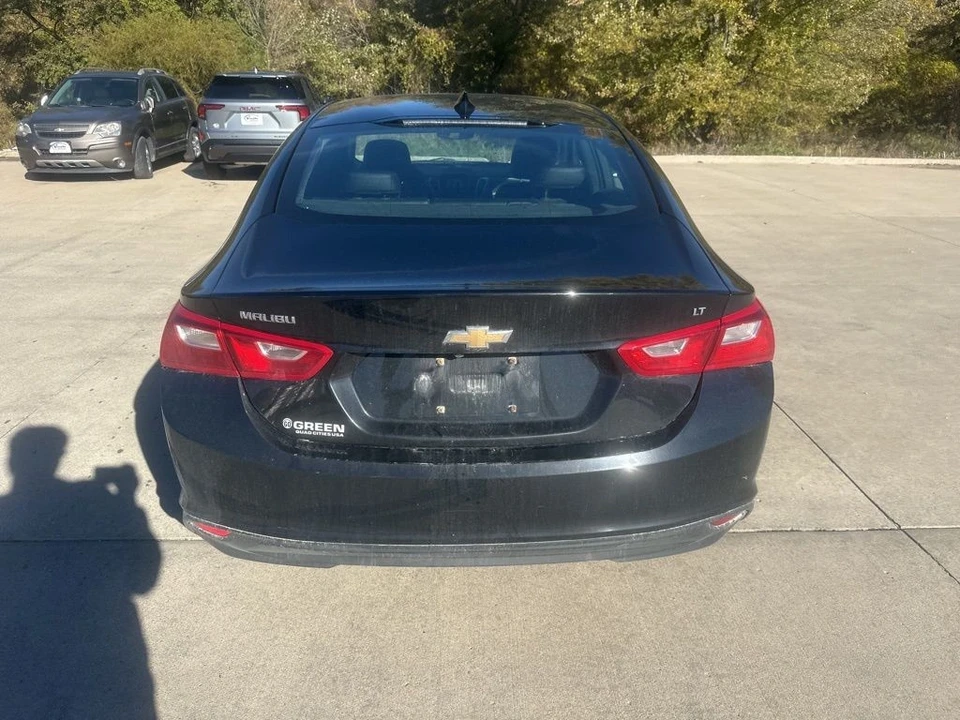 2017 Chevrolet Malibu - Image 8 of 12