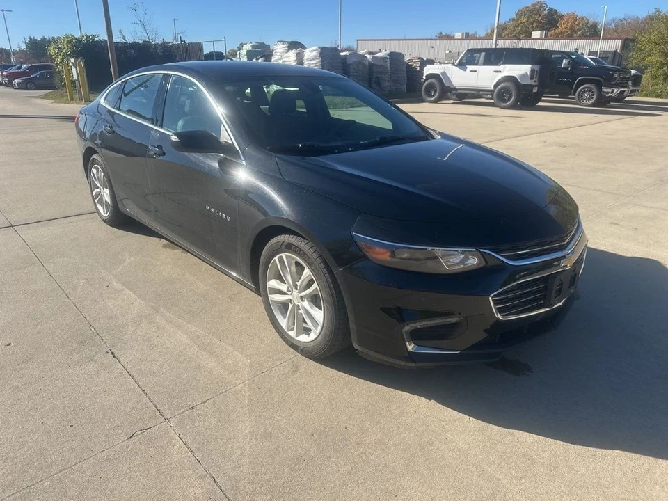 2017 Chevrolet Malibu - Image 5 of 12
