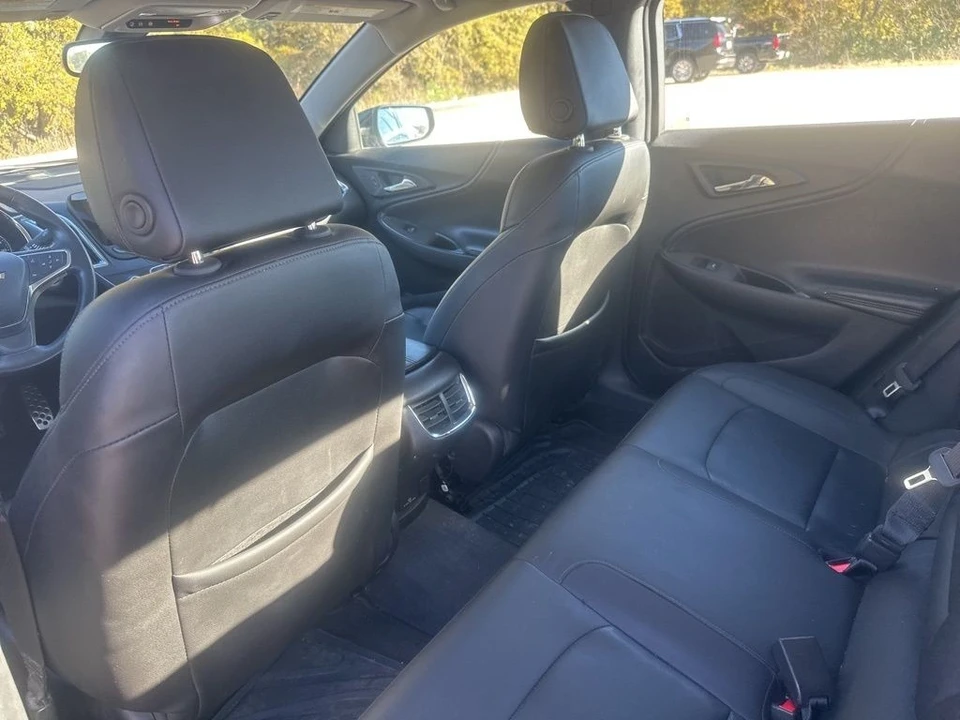 2017 Chevrolet Malibu - Image 11 of 12