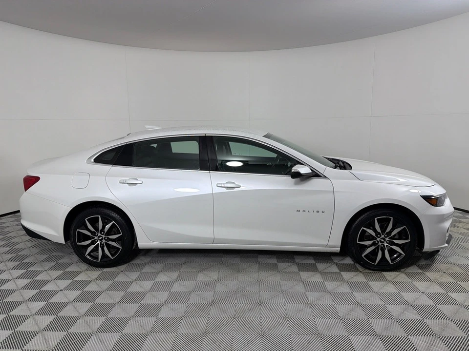 2017 Chevrolet Malibu - Image 4 of 12