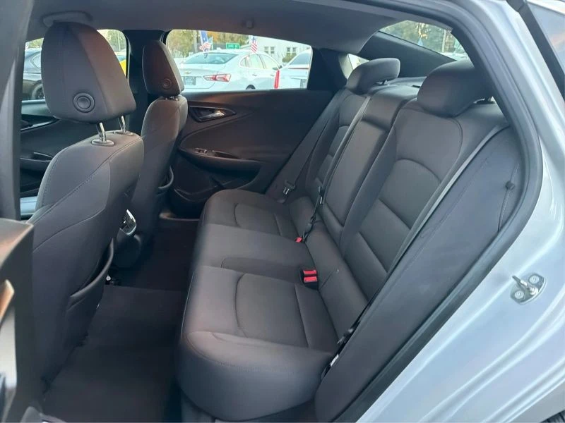 2017 Chevrolet Malibu - Image 10 of 12