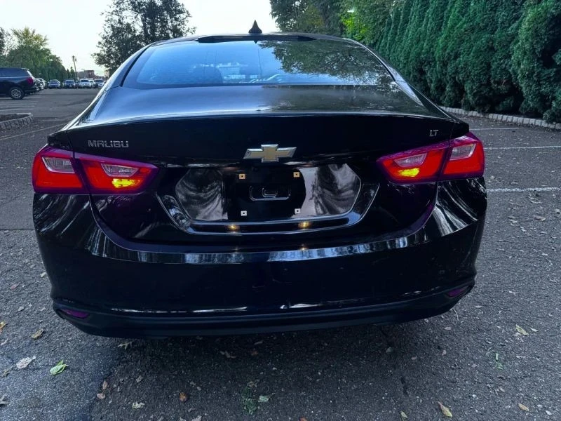 2017 Chevrolet Malibu - Image 6 of 12