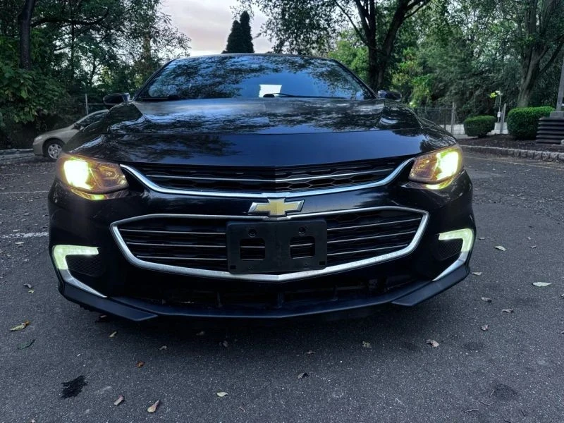 2017 Chevrolet Malibu - Image 2 of 12