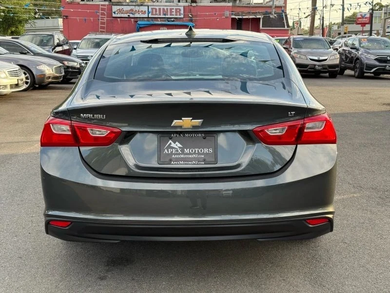 2017 Chevrolet Malibu - Image 10 of 12