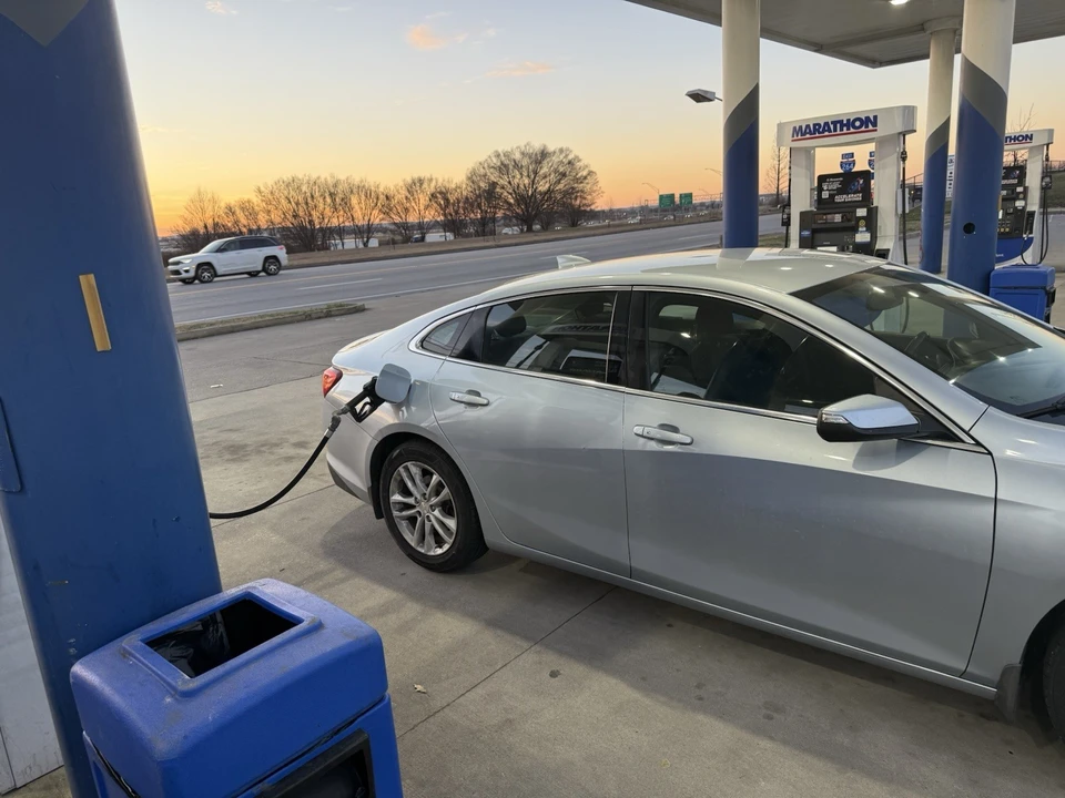 2017 Chevrolet Malibu - Image 6 of 7