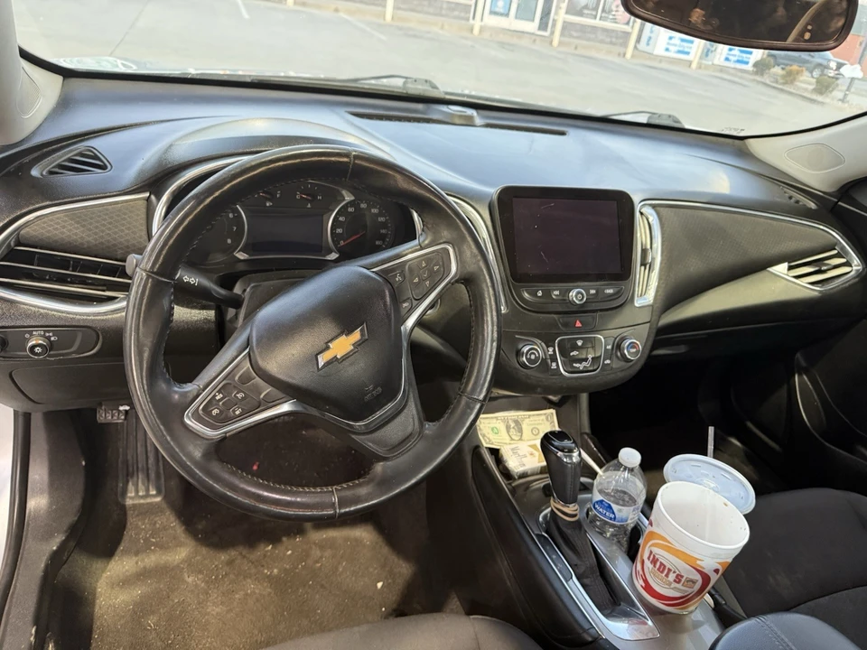 2017 Chevrolet Malibu - Image 4 of 7