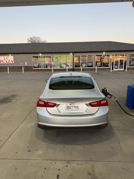 2017 Chevrolet Malibu - Image 7 of 7