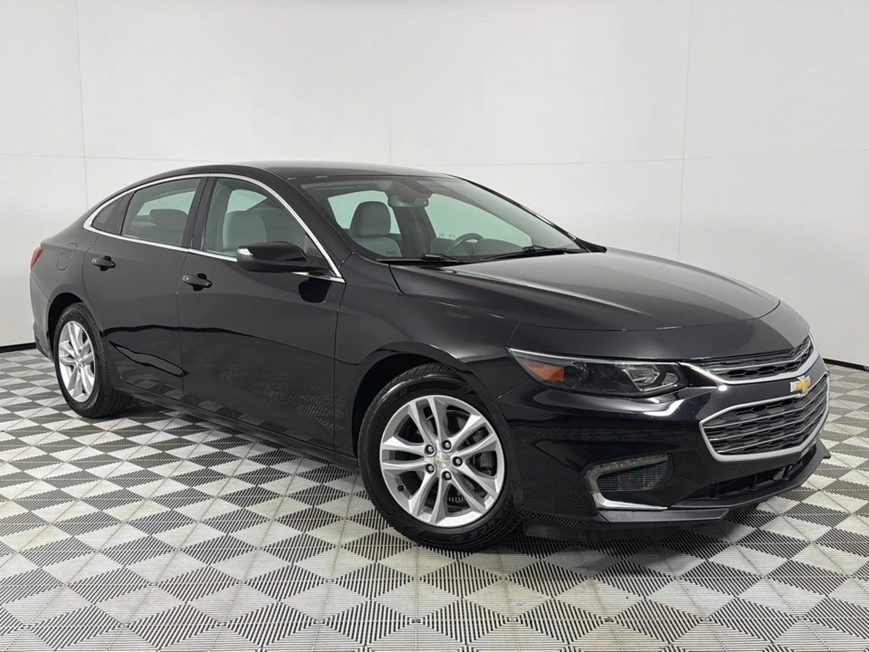 2017 Chevrolet Malibu - Image 2 of 12