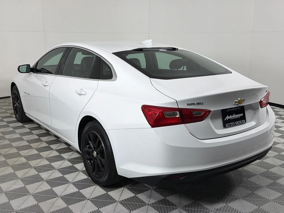 2017 Chevrolet Malibu - Image 7 of 12