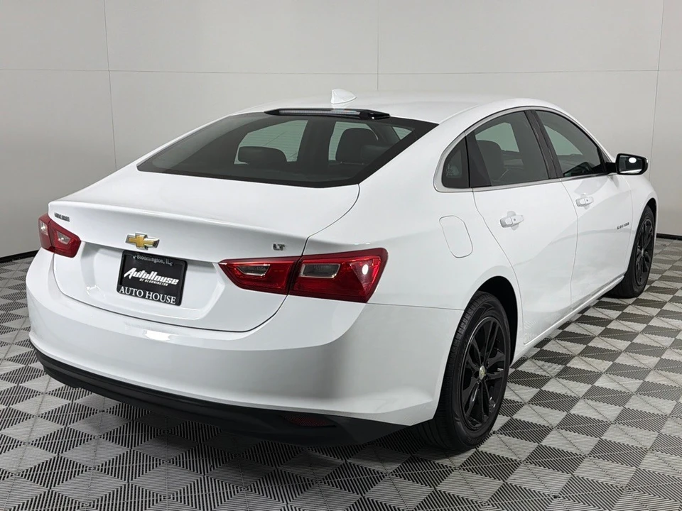 2017 Chevrolet Malibu - Image 5 of 12