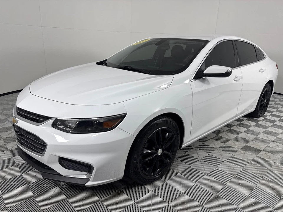 2017 Chevrolet Malibu - Image 9 of 12